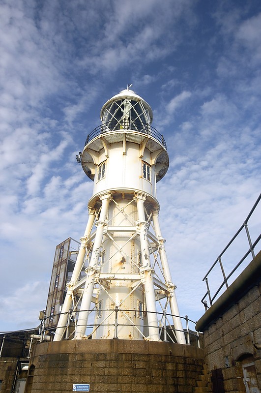 Dover / Admiralty Pier lighthouse
Photo property of [url=http://forum.shipspotting.com/index.php?action=profile;u=10073]John Mavin[/url]
Keywords: Dover;England;United Kingdom;English channel