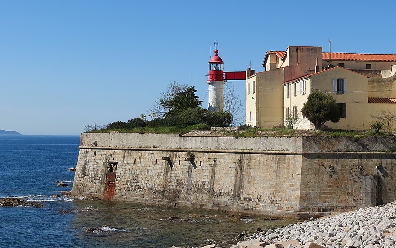 Ajaccio / Phare de la Citadelle
Author of the photo: [url=https://www.flickr.com/photos/21475135@N05/]Karl Agre[/url]
Keywords: Corsica;France;Mediterranean sea