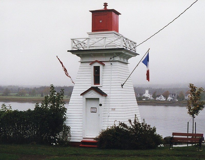 Nova Scotia / Annapolis Royal Lighthouse
Author of the photo: [url=https://www.flickr.com/photos/larrymyhre/]Larry Myhre[/url]
Keywords: Nova Scotia;Canada