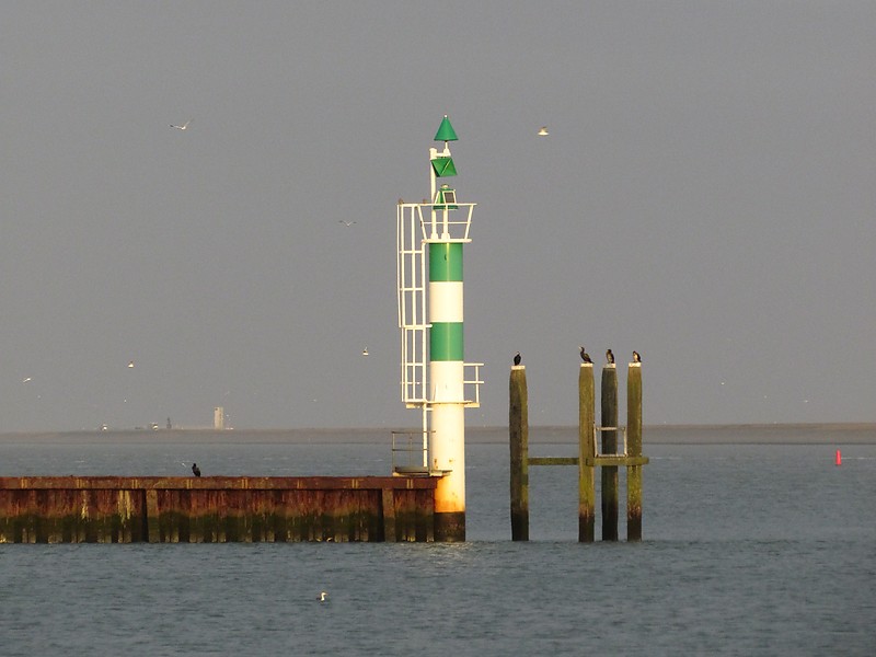 Den Oever / Buitenhaven North dam Head light
Keywords: Den Oever;Netherlands;North sea