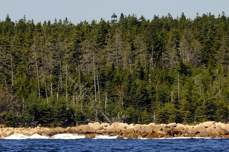 Maine / Baker Island lighthouse
Hardly seen because of the trees
Author of the photo:[url=https://www.flickr.com/photos/lighthouser/sets]Rick[/url]

Keywords: Maine;United States;Atlantic ocean