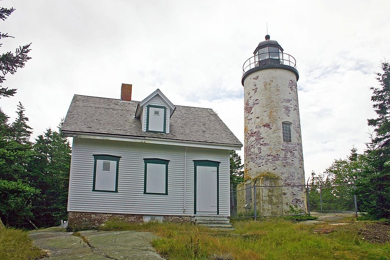 Maine / Baker Island lighthouse
Author of the photo: [url=https://jeremydentremont.smugmug.com/]nelights[/url]

Keywords: Maine;United States;Atlantic ocean