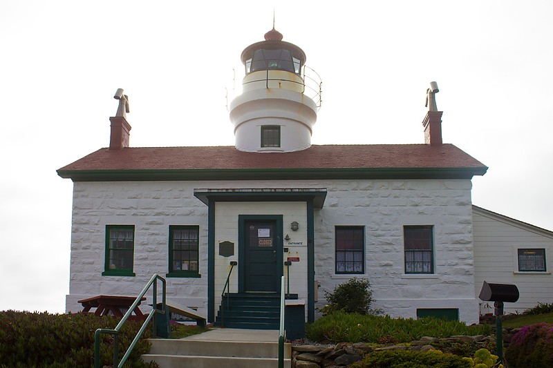 California / Battery Point lighthouse
AKA Crescent City
Author of the photo: [url=https://jeremydentremont.smugmug.com/]nelights[/url]
Keywords: California;Crescent City;Pacific ocean;United States