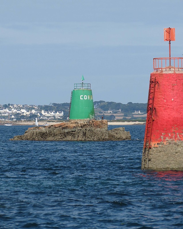 Bay of Morlaix / Corbeau (green) and Taureau (red) daymarks
Author of the photo: [url=https://www.flickr.com/photos/21475135@N05/]Karl Agre[/url]
Keywords: Bay of Morlaix;France;Indian ocean