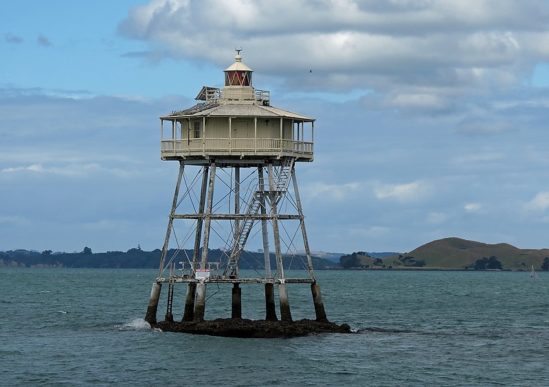 North Island / Auckland-Waitemara Harbour / Bean Rock Lighthouse
Author of the photo: [url=https://www.flickr.com/photos/21475135@N05/]Karl Agre[/url]
Keywords: Auckland;New Zealand;Pacific ocean;Offshore