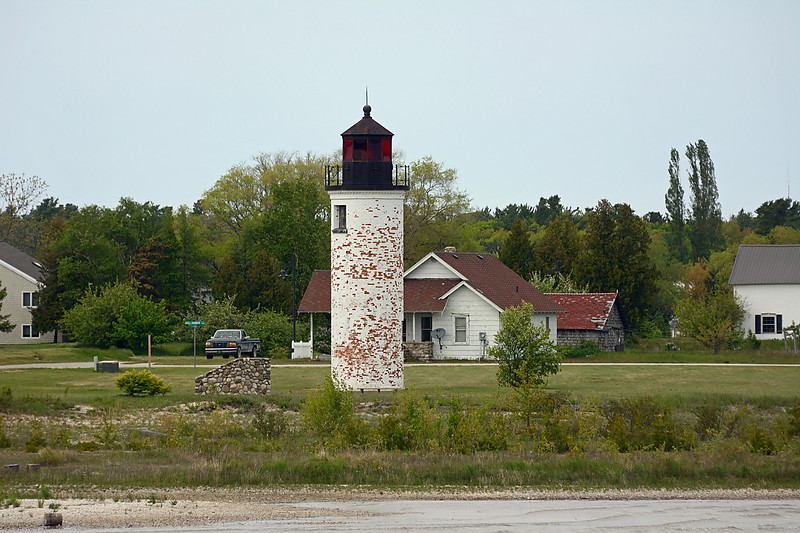 Michigan / St. James lighthouse
AKA Beaver Island Harbor, Whiskey Point
Author of the photo: [url=https://www.flickr.com/photos/8752845@N04/]Mark[/url]
Keywords: Michigan;Lake Michigan;United States