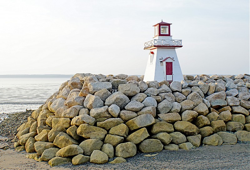 Nova Scotia / Belliveau Cove Lighthouse
Author of the photo: [url=https://www.flickr.com/photos/archer10/]Dennis Jarvis[/url]
Keywords: Nova Scotia;Canada;Bay of Fundy