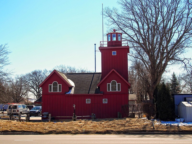Michigan / Holland Harbor / Replica of Big Red lighthouse 
Author of the photo: [url=https://www.flickr.com/photos/selectorjonathonphotography/]Selector Jonathon Photography[/url]
Keywords: Michigan;Holland;Lake Michigan;United States;Faux