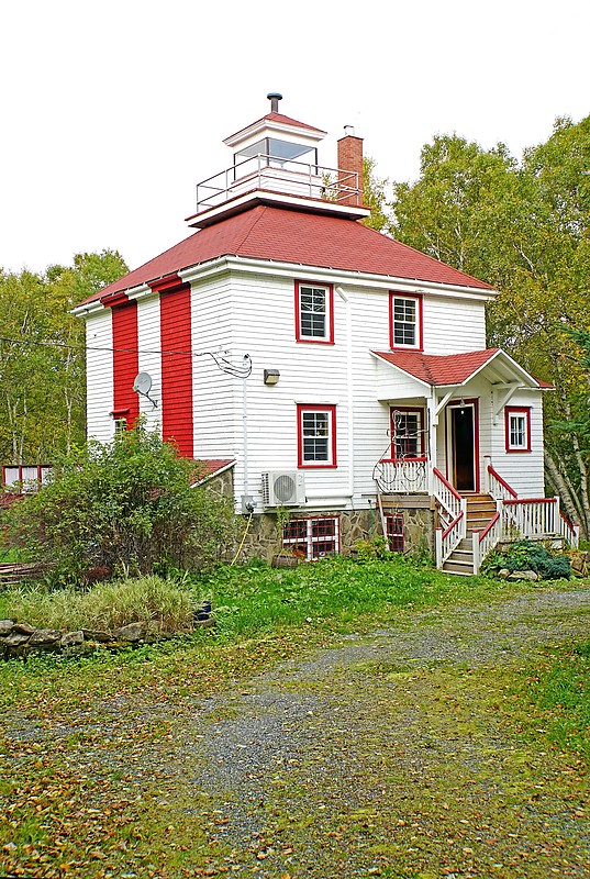 Nova Scotia / Cape Breton Island / Old Black Rock Point lighthouse 
Author of the photo: [url=https://www.flickr.com/photos/archer10/]Dennis Jarvis[/url]
Keywords: Nova Scotia;Cape Breton Island;Atlantic ocean