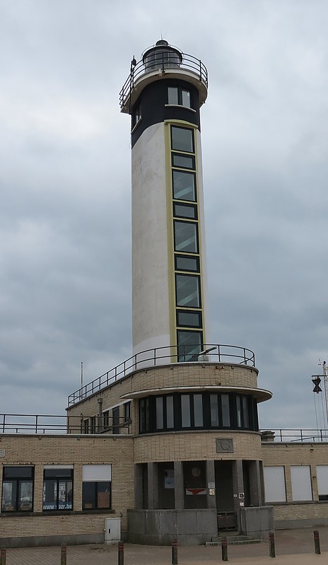 Blankenberge lighthouse
AKA Comte Jean Jetty
Author of the photo: [url=https://www.flickr.com/photos/21475135@N05/]Karl Agre[/url]
Keywords: Blankenberge;Belgium;North sea
