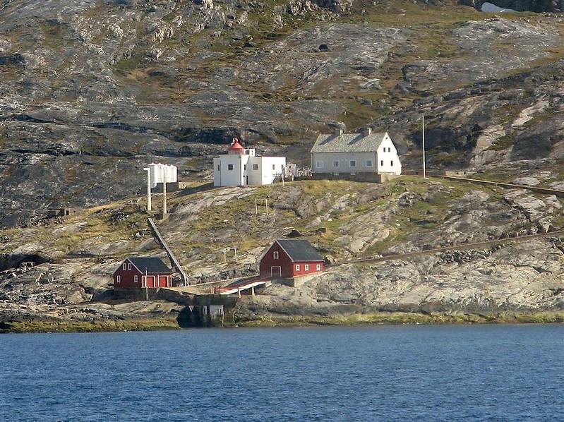 Bøkfjord lighthouse
Author of the photo: [url=https://www.flickr.com/photos/yiddo2009/]Patrick Healy[/url]
Keywords: Bokfjord;Norway;Barents sea