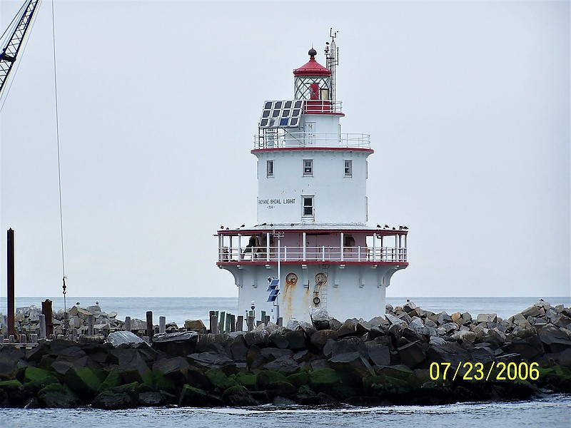 New Jersey / Delaware Bay / Brandywine Shoal Lighthouse
Author of the photo: [url=https://www.flickr.com/photos/bobindrums/]Robert English[/url]
Keywords: Delaware Bay;New Jersey;United States;Offshore