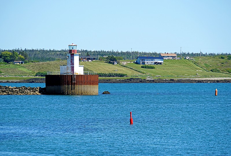 Nova Scotia /  Bunker Island lighthouse
Author of the photo: [url=https://www.flickr.com/photos/archer10/]Dennis Jarvis[/url]
Keywords: Nova Scotia;Canada;Atlantic ocean;Yarmouth