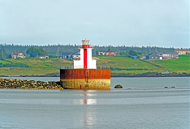 Nova Scotia / Bunker Island lighthouse
Author of the photo: [url=https://www.flickr.com/photos/archer10/]Dennis Jarvis[/url]
Keywords: Nova Scotia;Canada;Atlantic ocean;Yarmouth