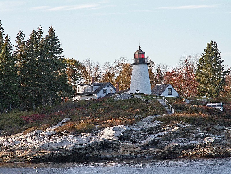 Maine / Burnt Island lighthouse
Author of the photo: [url=https://www.flickr.com/photos/21475135@N05/]Karl Agre[/url]
Keywords: Maine;United States;Atlantic ocean