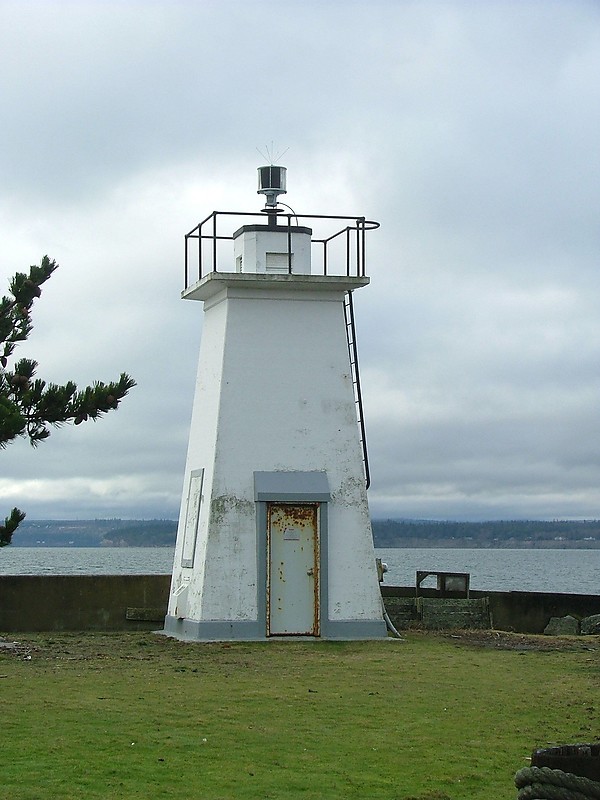 Washington / Bush Point lighthouse
Author of the photo: [url=https://www.flickr.com/photos/larrymyhre/]Larry Myhre[/url]

Keywords: Whidbey island;Washington;United States