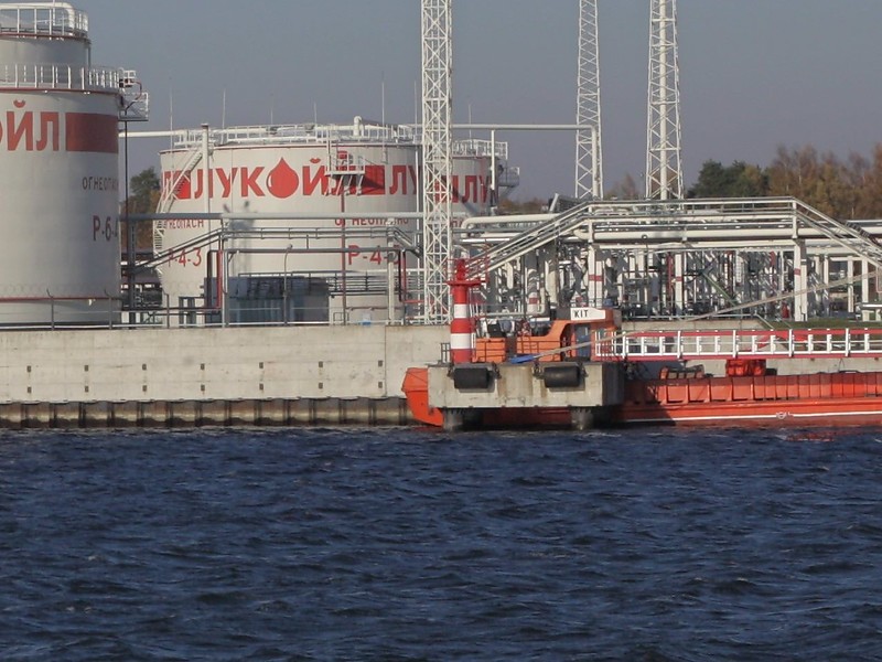 Kaliningrad / Oil Base Western Pier light
Keywords: Kaliningrad;Russia;Baltic sea