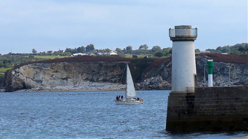Brittany / Southern Finistere / Camaret-sur-Mer lighthouse
Author of the photo: [url=https://www.flickr.com/photos/yiddo2009/]Patrick Healy[/url]
Keywords: Brittany;France;Camaret-sur-mer;Bay of Biscay