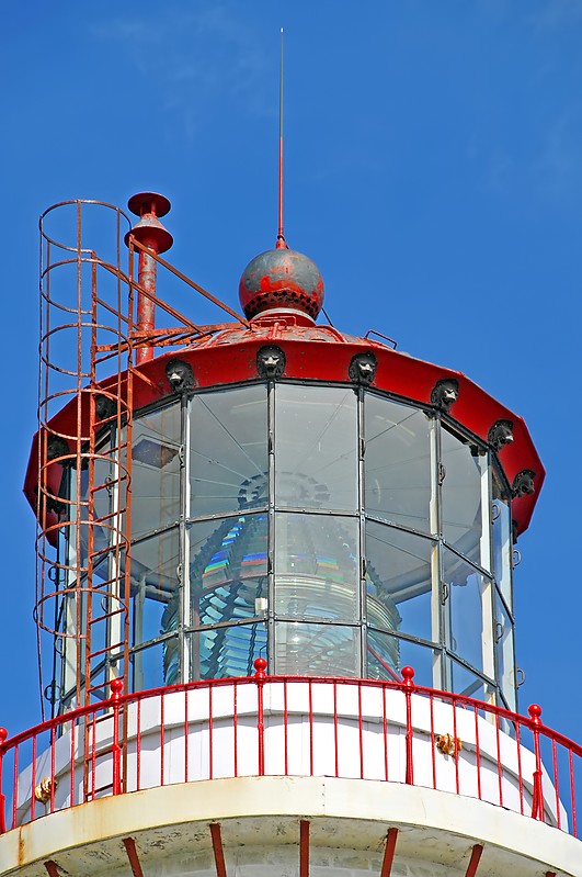 Quebec / Cap des Rosiers lighthouse - lantern
Author of the photo: [url=https://www.flickr.com/photos/archer10/]Dennis Jarvis[/url]
Keywords: Canada;Quebec;Gulf of Saint Lawrence;Lantern