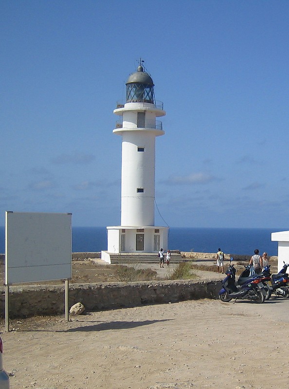 Formentera / Cap Barbaria lighthouse
Permission granted by [url=http://forum.shipspotting.com/index.php?action=profile;u=72294]Juanjo Galiano[/url]
Keywords: Formentera;Spain;Mediterranean sea
