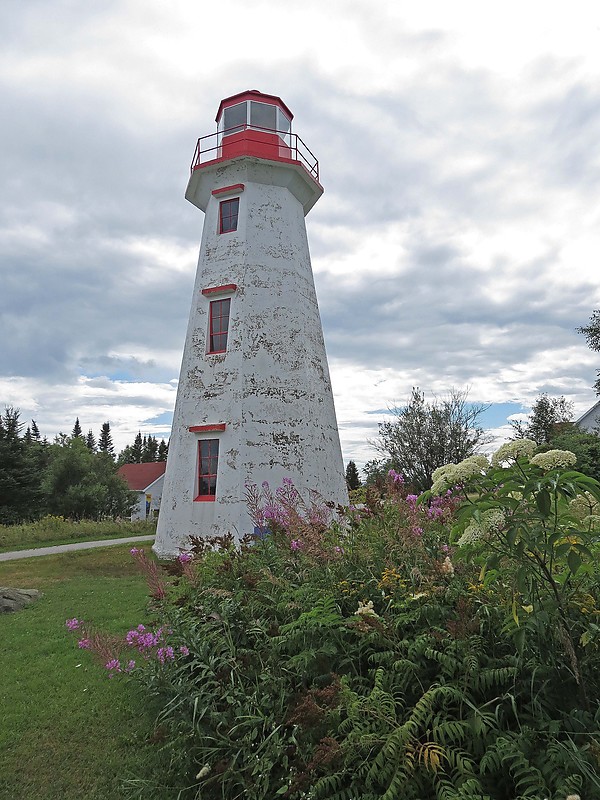 Quebec / Bon Desir lighthouse
Author of the photo: [url=https://www.flickr.com/photos/21475135@N05/]Karl Agre[/url]
              
Keywords: Quebec;Canada;Saint Lawrence river