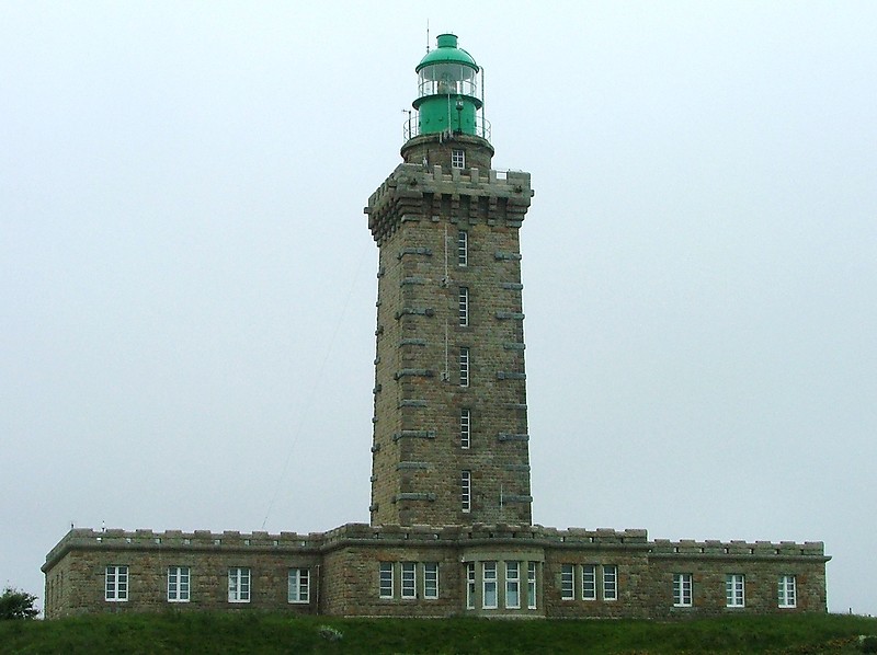 Brittany / Cap Frehel lighthouse
Author of the photo: [url=https://www.flickr.com/photos/larrymyhre/]Larry Myhre[/url]
Keywords: France;English Channel;Brittany