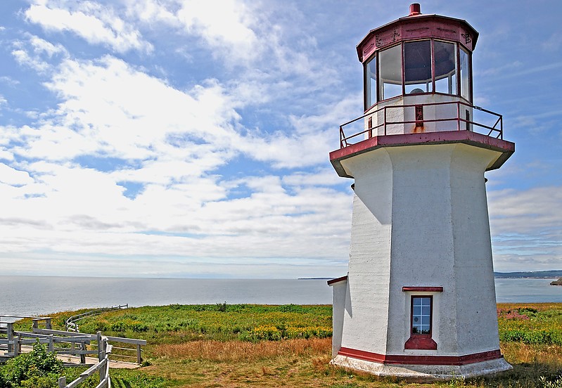 Quebec / Cap Blanc lighthouse
Author of the photo: [url=https://www.flickr.com/photos/archer10/]Dennis Jarvis[/url]
Keywords: Canada;Quebec;Gulf of Saint Lawrence