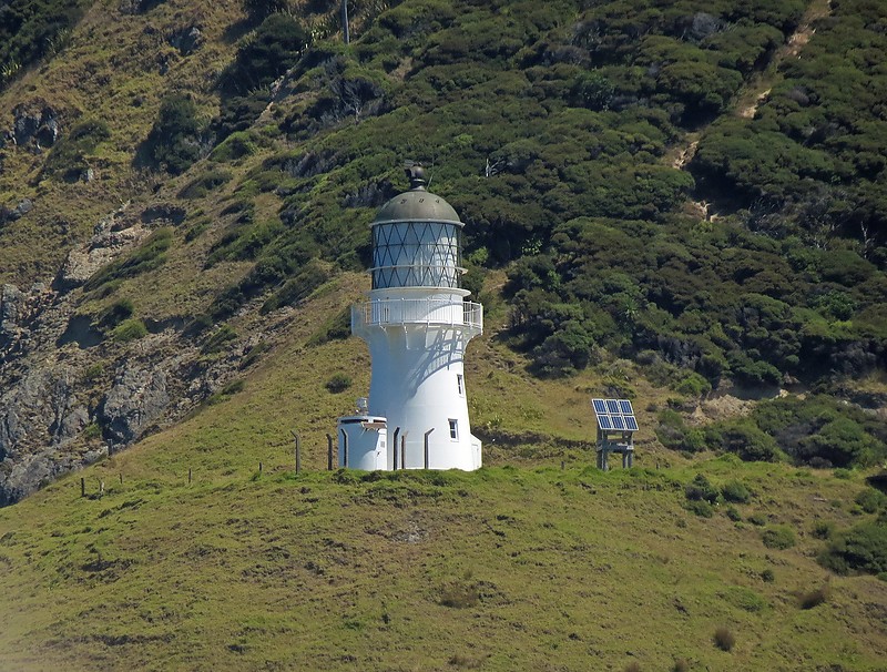 Northern Island / Cape Brett Lighthouse
Author of the photo: [url=https://www.flickr.com/photos/21475135@N05/]Karl Agre[/url]
Keywords: New Zealand;Pacific ocean