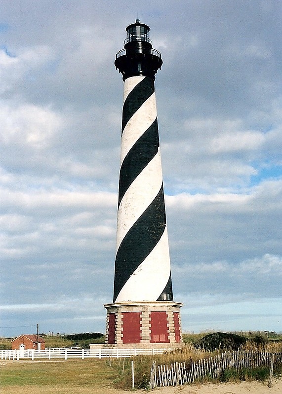 North Carolina / Cape Hatteras lighthouse
Author of the photo:[url=https://www.flickr.com/photos/lighthouser/sets]Rick[/url]
Keywords: Cape Hatteras;North Carolina;United States;Atlantic ocean