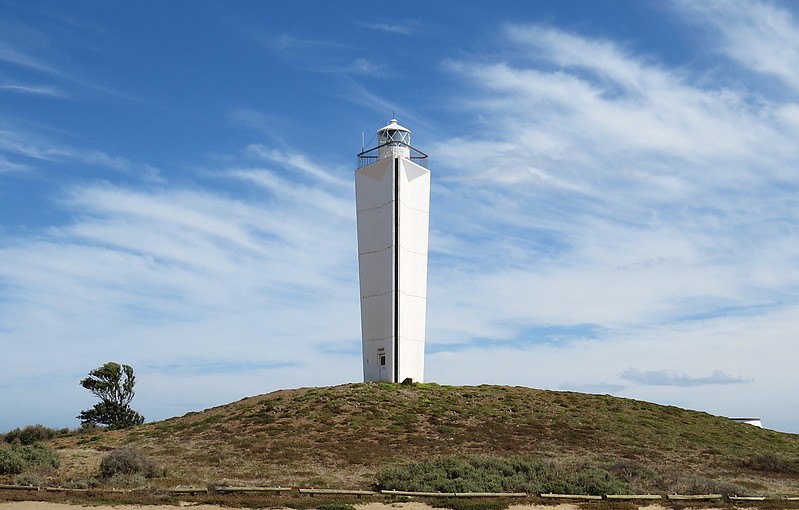 Cape Jervis Lighthouse
Author of the photo: [url=https://www.flickr.com/photos/larrymyhre/]Larry Myhre[/url]
Keywords: South Australia;Cape Jervis;Australia;Backstairs passage