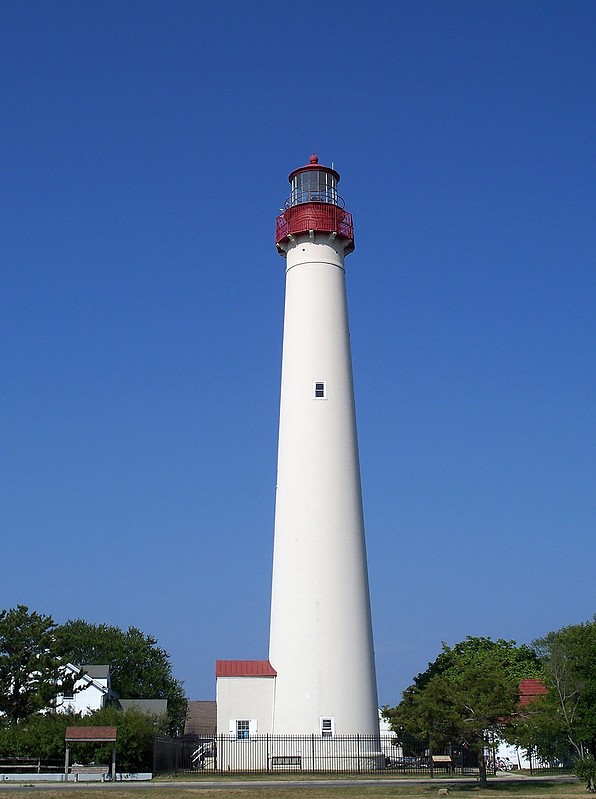 Atlantic Coast / New Jersey / Cape May Lighthouse
Author of the photo: [url=https://www.flickr.com/photos/bobindrums/]Robert English[/url]
Keywords: New Jersey;United States;Atlantic ocean;Cape May;Delaware Bay;Jersey
