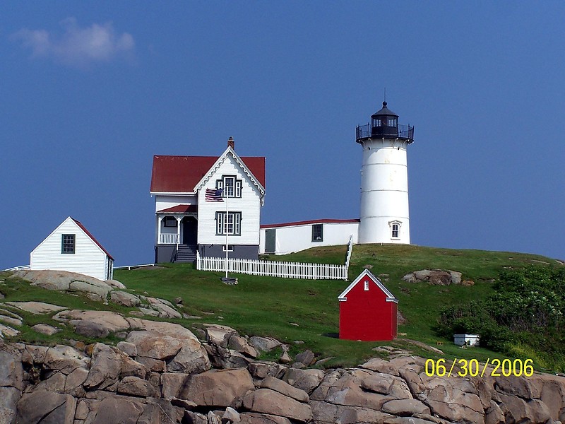 Maine / Cape Neddick (Nubble) Lighthouse
Author of the photo: [url=https://www.flickr.com/photos/bobindrums/]Robert English[/url]
Keywords: Maine;United States;Atlantic ocean