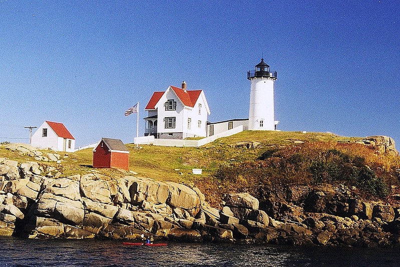 Maine / Cape Neddick (Nubble) Lighthouse
Author of the photo: [url=https://www.flickr.com/photos/larrymyhre/]Larry Myhre[/url]

Keywords: Maine;United States;Atlantic ocean
