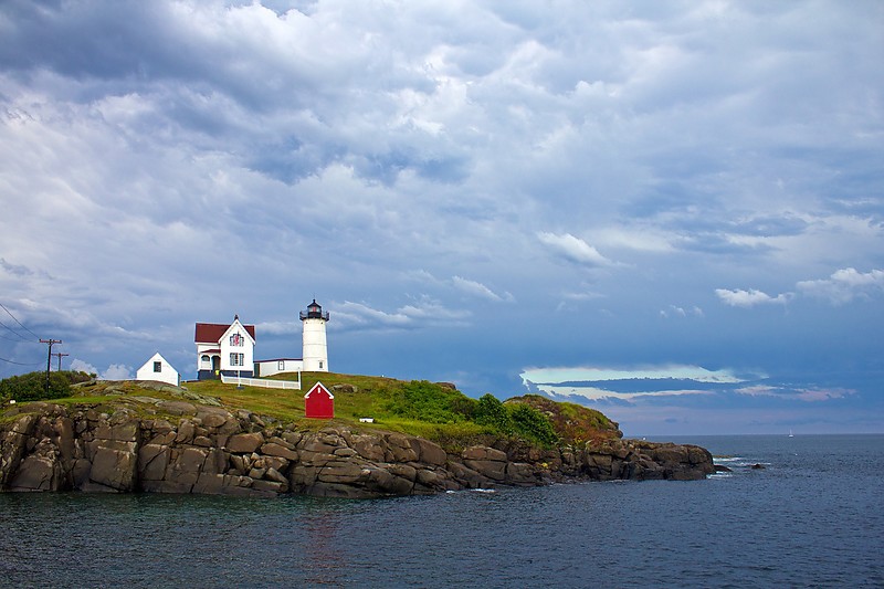 Maine / Cape Neddick (Nubble) Lighthouse
Author of the photo: [url=https://jeremydentremont.smugmug.com/]nelights[/url]
Keywords: Maine;United States;Atlantic ocean