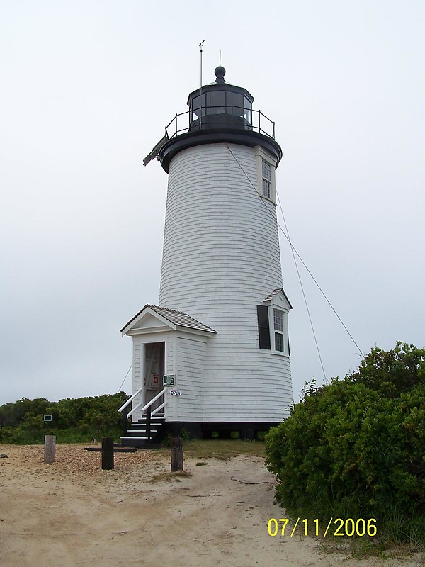 Massachusetts / Cape Poge lighthouse
Author of the photo: [url=https://www.flickr.com/photos/bobindrums/]Robert English[/url]

Keywords: Massachusetts;Marthas Vineyard;Atlantic ocean;United States