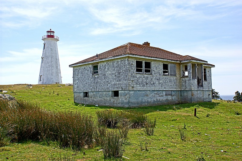 Nova Scotia / Cape Roseway lighthouse and keeper house
Author of the photo: [url=https://www.flickr.com/photos/archer10/] Dennis Jarvis[/url]

Keywords: Nova Scotia;Canada;Atlantic ocean