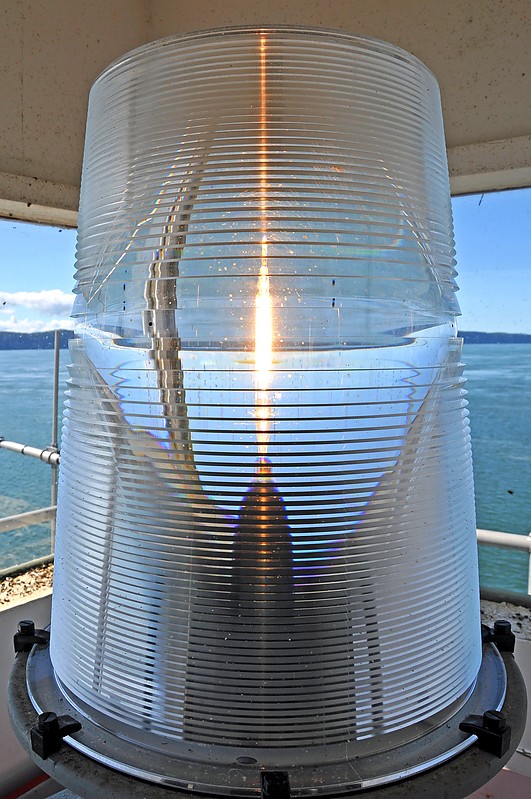 Nova Scotia / Cape Sharp lighthouse - lamp
Author of the photo: [url=https://www.flickr.com/photos/archer10/]Dennis Jarvis[/url]
Keywords: Nova Scotia;Minas Basin;Canada;Lamp