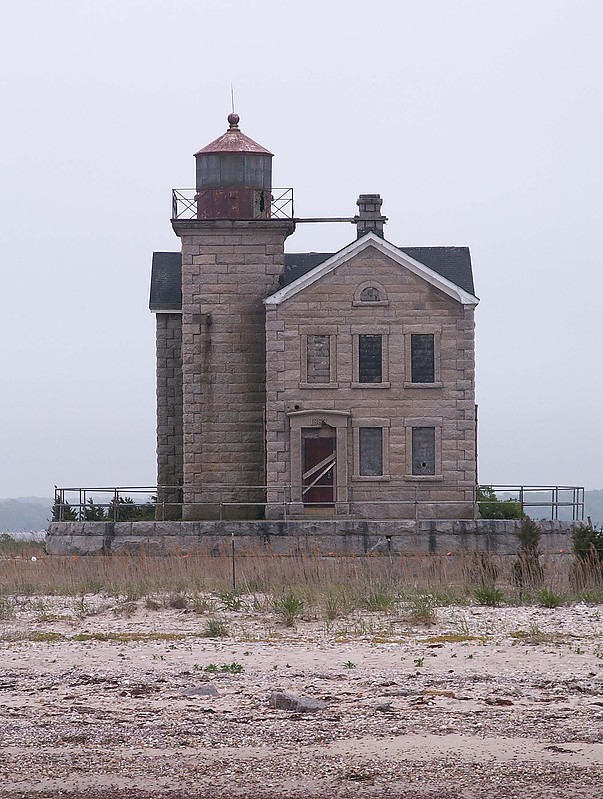 New York / Cedar Island lighthouse
Author of the photo: [url=https://www.flickr.com/photos/21475135@N05/]Karl Agre[/url]
Keywords: Block Island Sound;Long Island;New York;United States