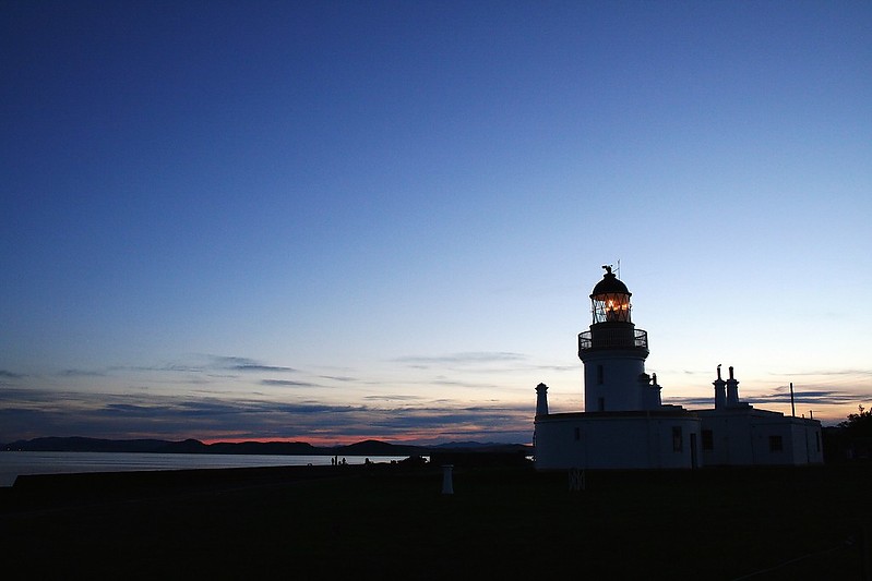 Chanonry point lighthouse at night
Author of the photo: [url=https://www.flickr.com/photos/34919326@N00/]Fin Wright[/url]

Keywords: Scotland;United Kingdom;Iverness Firth;Night
