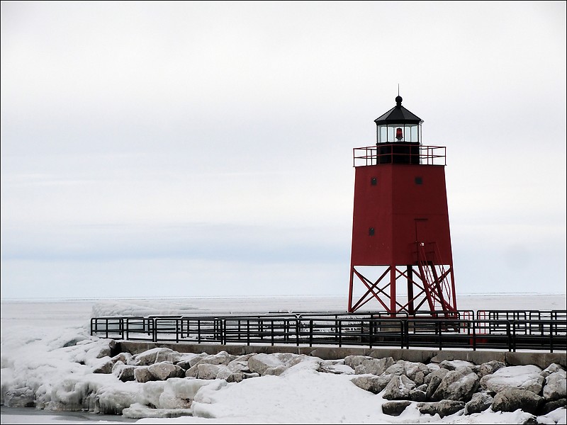 Michigan / Charlevoix South Pierhead lighthouse
Author of the photo: [url=https://www.flickr.com/photos/jowo/]Joel Dinda[/url]
Keywords: Michigan;Lake Michigan;United States;Charlevoix