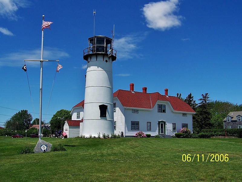 Massachusetts / Cape Cod  / Chatham lighthouse
Author of the photo: [url=https://www.flickr.com/photos/bobindrums/]Robert English[/url]
Keywords: Massachusetts;Cape Cod;Chatham;United States;Atlantic ocean