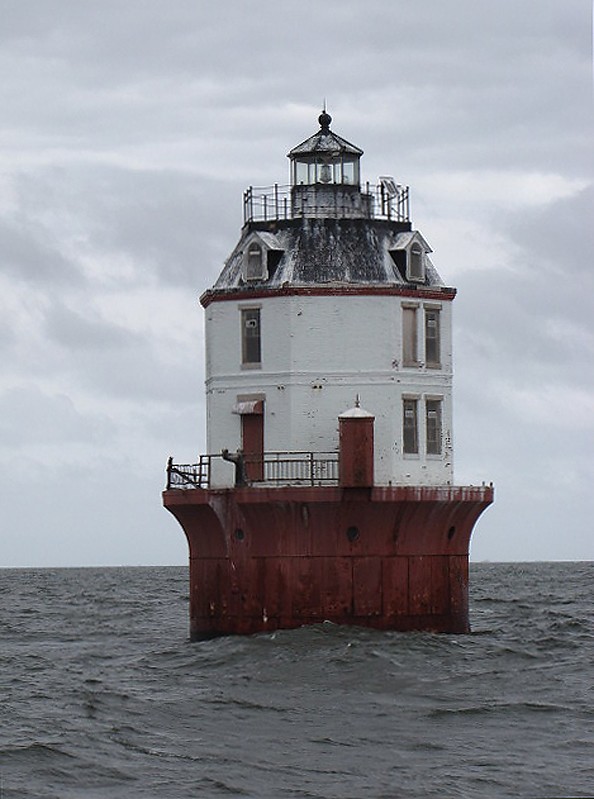 Maryland / Point No Point lighthouse
Author of the photo: [url=https://www.flickr.com/photos/21475135@N05/]Karl Agre[/url]
Keywords: United States;Maryland;Chesapeake bay;Offshore