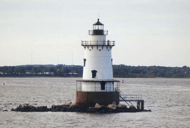 Rhode island / Conimicut lighthouse
Author of the photo: [url=https://www.flickr.com/photos/larrymyhre/]Larry Myhre[/url]

Keywords: United States;Rhode island;Atlantic ocean;Offshore
