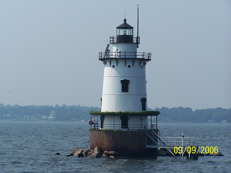 Rhode Island / Narragansett Bay / Warwick / Conmicut Lighthouse
Author of the photo: [url=https://www.flickr.com/photos/bobindrums/]Robert English[/url]

Keywords: United States;Rhode island;Atlantic ocean;Offshore