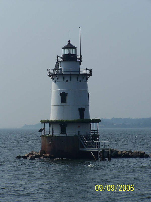 Rhode Island / Narragansett Bay / Warwick / Conmicut Lighthouse
Author of the photo: [url=https://www.flickr.com/photos/bobindrums/]Robert English[/url]

Keywords: United States;Rhode island;Atlantic ocean;Offshore