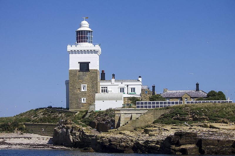 Coquet Island Lighthouse
Author of the photo: [url=https://jeremydentremont.smugmug.com/]nelights[/url]
Keywords: Northumberland;England;United Kingdom;North sea