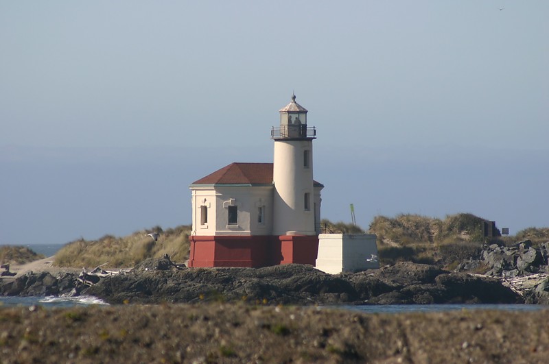 Oregon / Coquille River Lighthouse
Author of the photo: [url=https://www.flickr.com/photos/31291809@N05/]Will[/url]

Keywords: Oregon;United States;Bandon;Pacific ocean