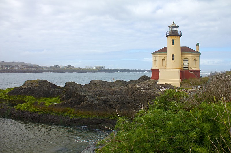 Oregon / Coquille River Lighthouse
Author of the photo: [url=https://jeremydentremont.smugmug.com/]nelights[/url]
Keywords: Oregon;United States;Bandon;Pacific ocean