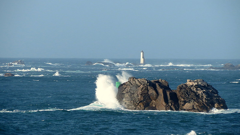 Brittany / Finistere / Phare de Corn Carhai (Rocher de Portsall)
Author of the photo: [url=https://www.flickr.com/photos/yiddo2009/]Patrick Healy[/url]
Keywords: Brittany;France;English channel