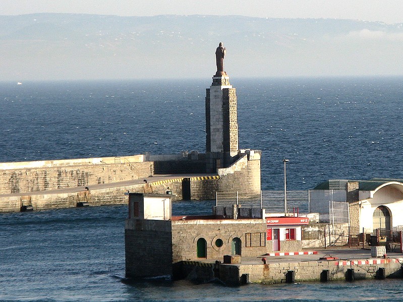 Tarifa / Muelle No 1 Corner light
On the top of square building in the end of the breakwater
Keywords: Tarifa;Spain;Strait of Gibraltar